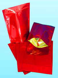 Rote Aluminiumfolie stehen oben die Beutel, die mit Reißverschluss-und Riss-Kerbe leicht sind