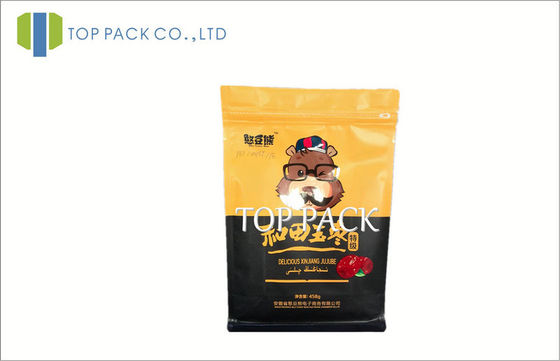 Das Hundefutter stehen oben den Beutel, der mit Gravüre des Reißverschluss-500g gedruckt verpackt