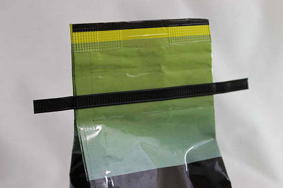 Glatter schwarzer Zinn-Bindungs-Seiten-Keil-Kaffee-Verpackentaschen-Gravüren-Drucken