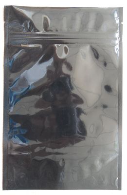 Trockene Frucht-Folien-Taschen mit Reißverschluss stehen oben Beutel mit transparentem Fenster