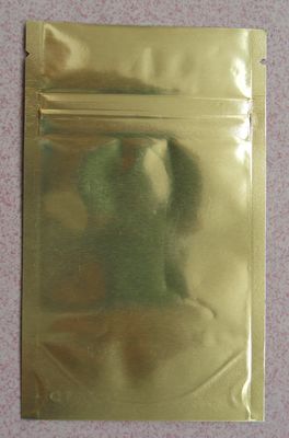 Trockene Frucht-Folien-Taschen mit Reißverschluss stehen oben Beutel mit transparentem Fenster